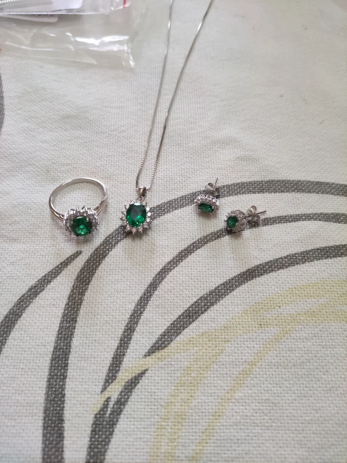 JewelryPalace Diana Halo orecchini smeraldo verde argento