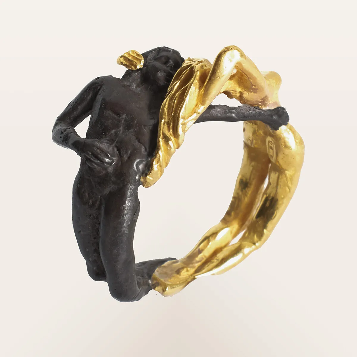 Alfredo Correnti Bacio anello misura anulare