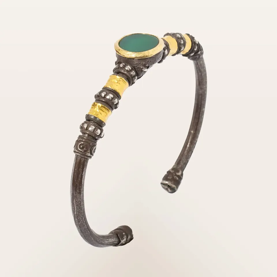 Alfredo Correnti Pura bracciale con pietra