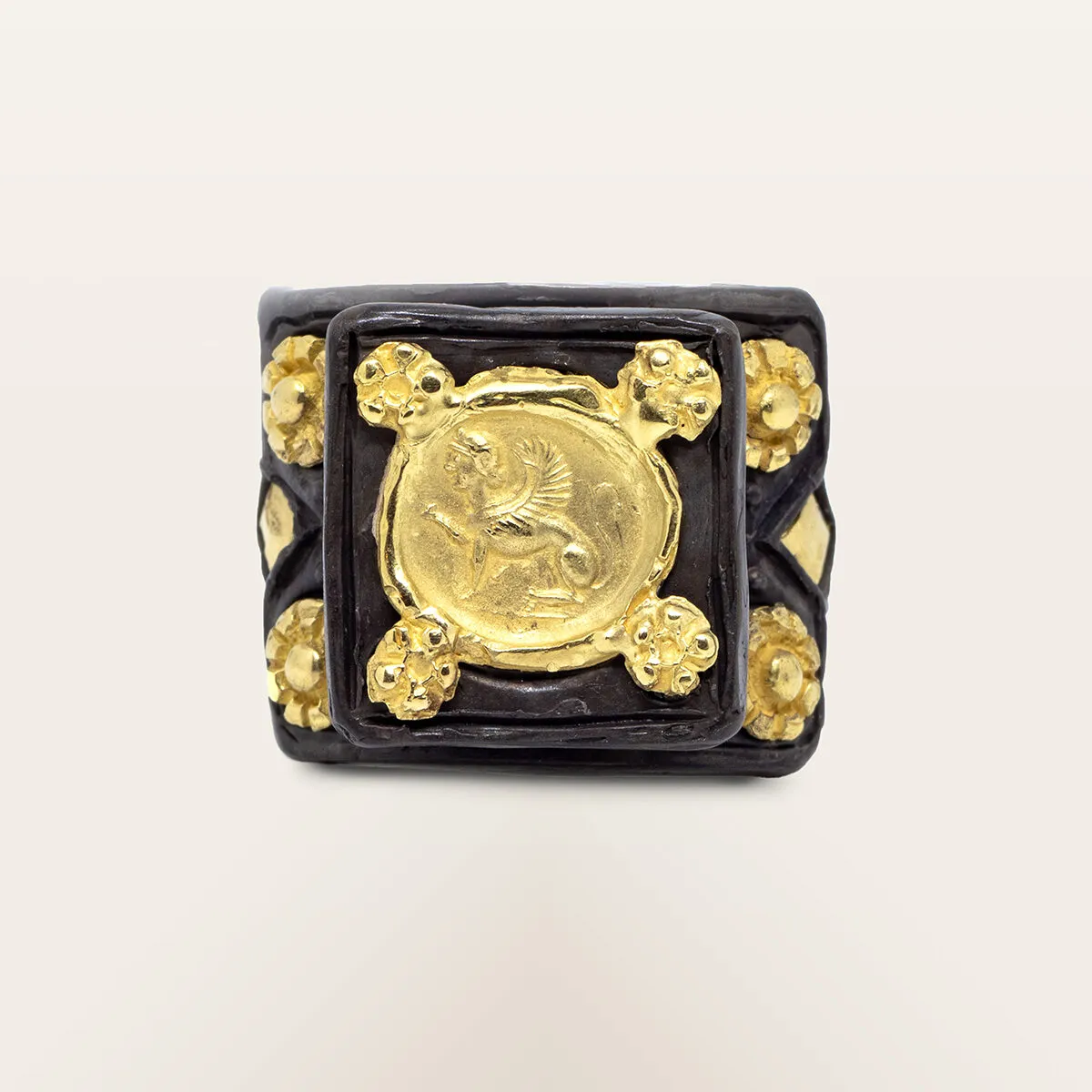 Alfredo Correnti Nesso Sfinge anello scultura