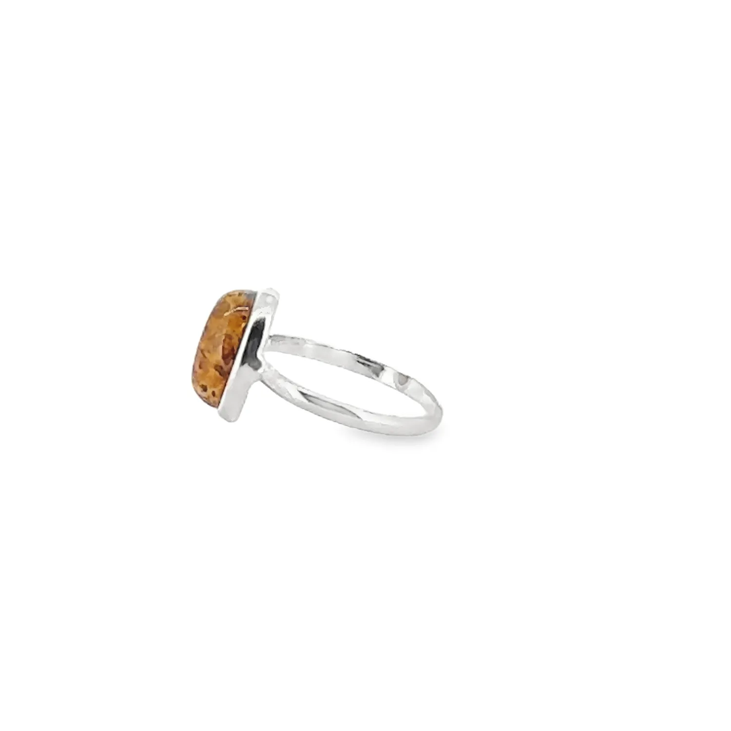 Victoria Jane Oval Amber anello ambra ovale