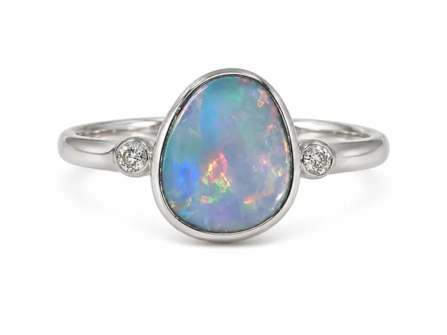 Victoria Jane Ethereal Opal anello argento opale zirconi