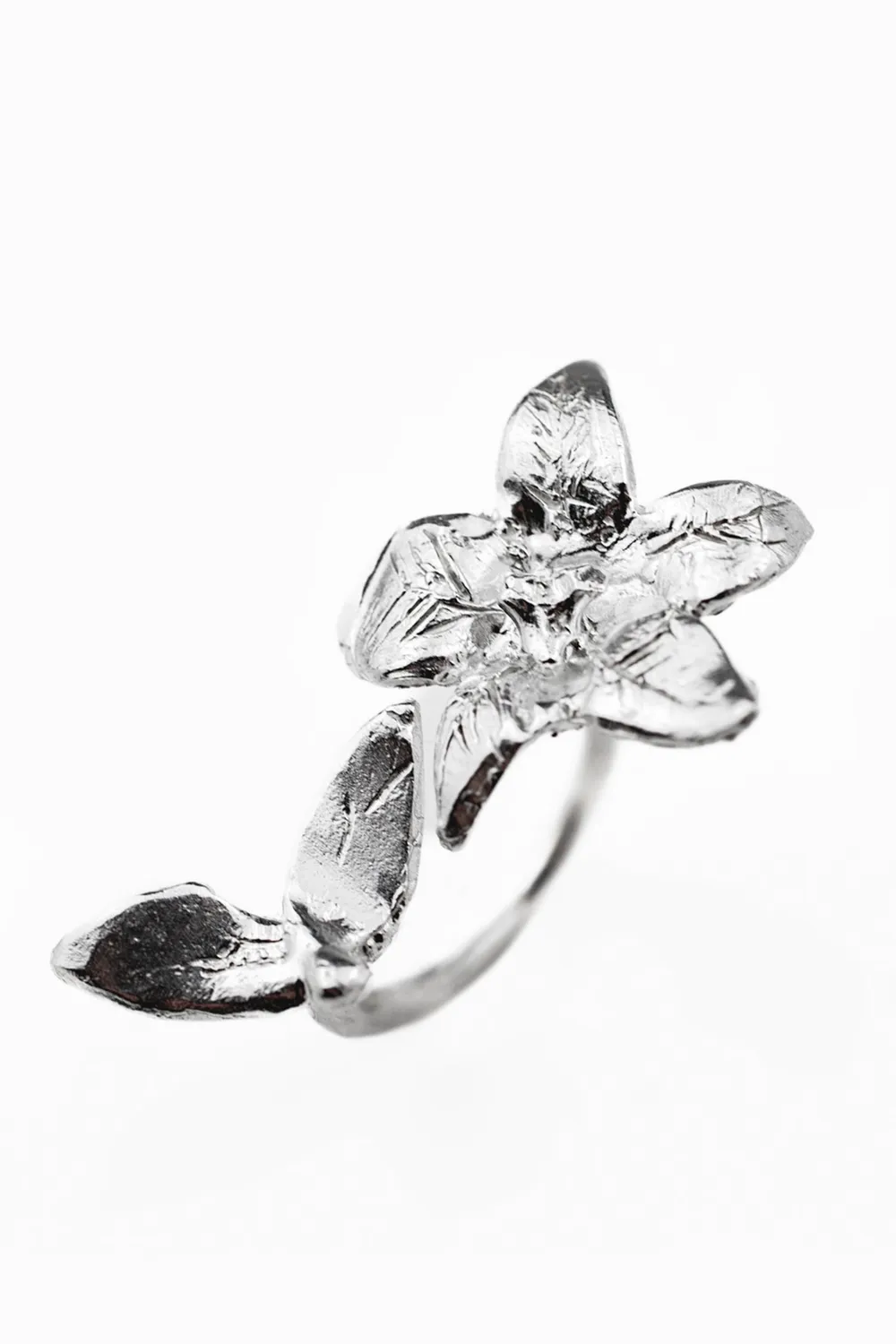 Flor Rubaja Earth Fiore Grande anello regolabile argento