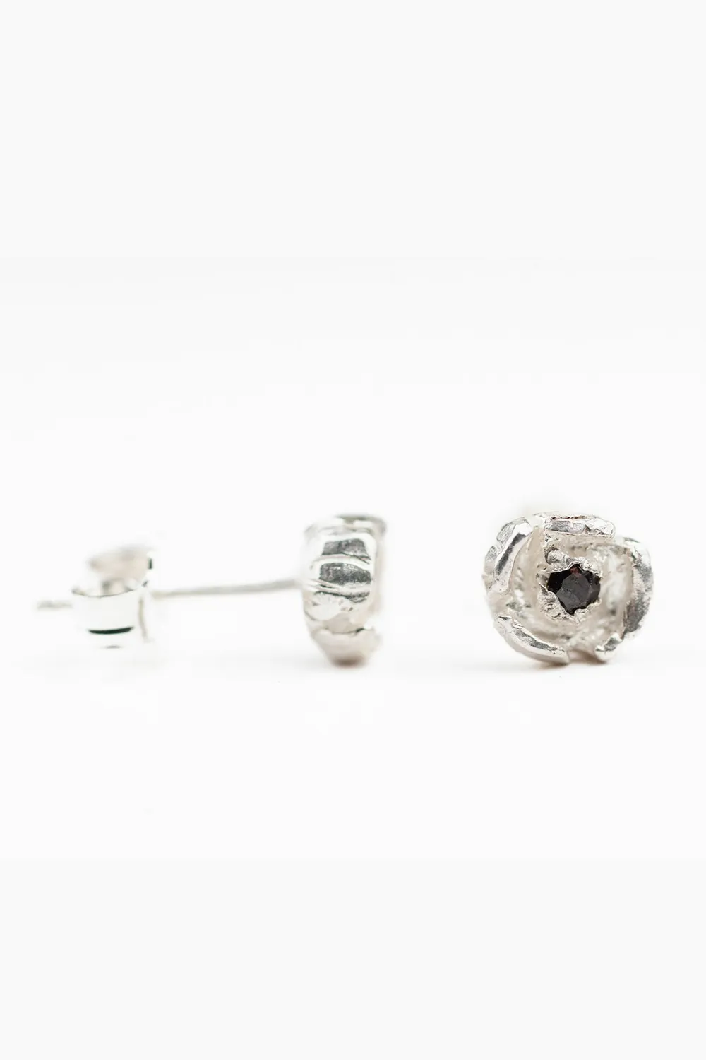Flor Rubaja Mini Rose orecchini argento granato 8 mm