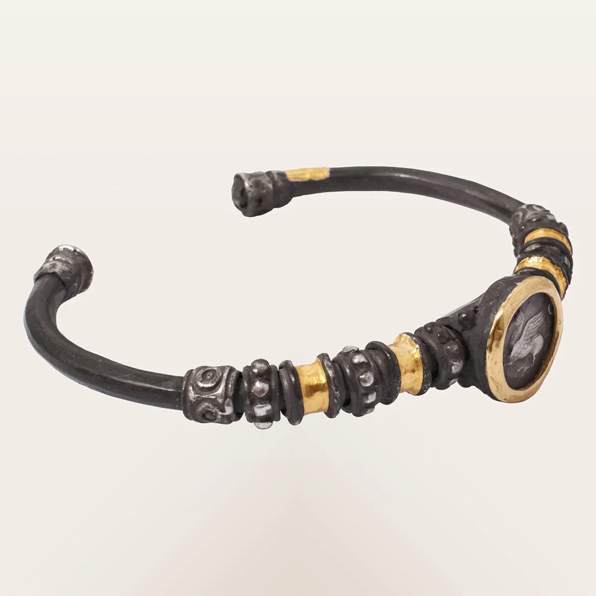 Alfredo Correnti Aeterna bracciale rigido Pegaso