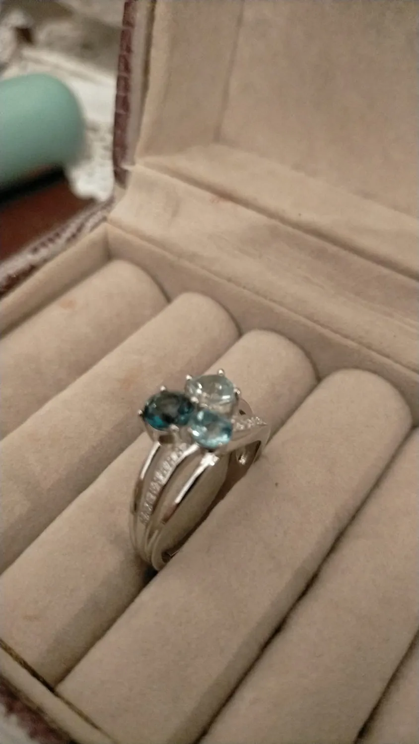 JewelryPalace Tre Pietre anello topazio blu cuscino regolabile
