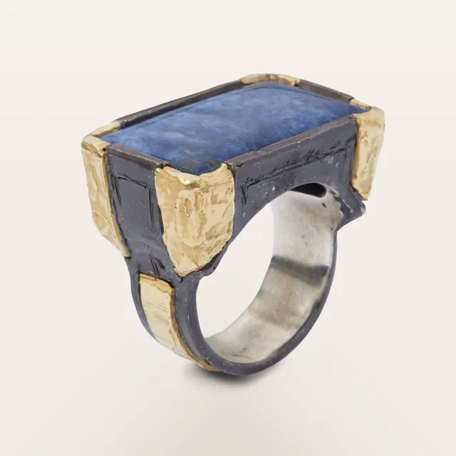 Alfredo Correnti Anello Gea sodalite pietra blu