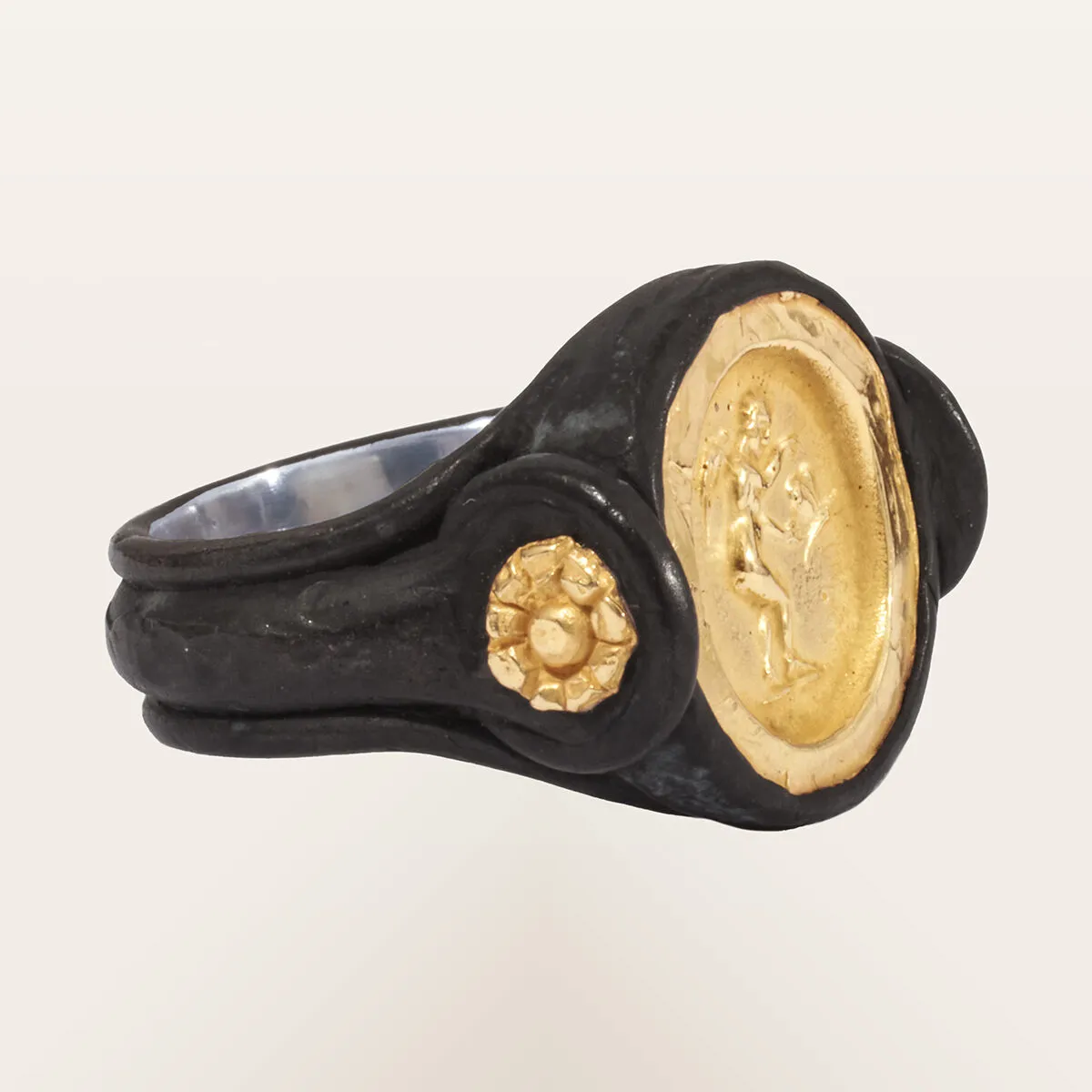 Alfredo Correnti Nesso Cupido anello oro