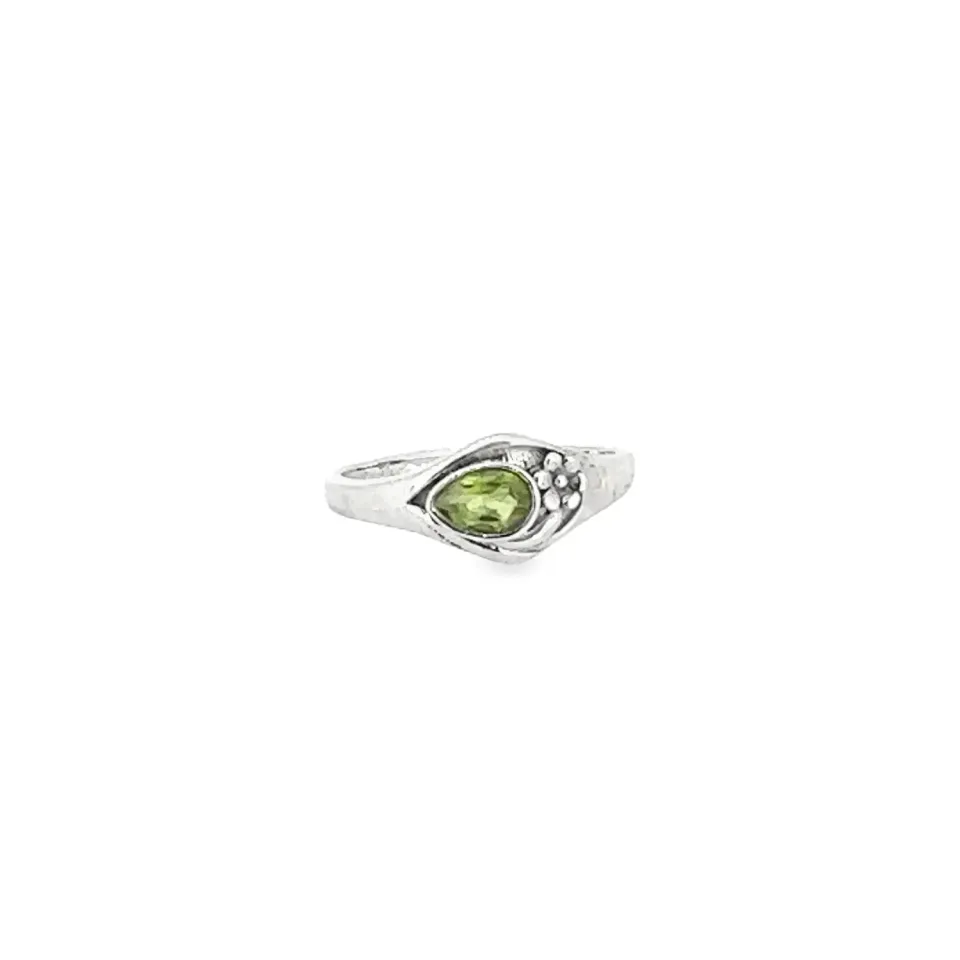 Victoria Jane Flower anello peridoto verde argento