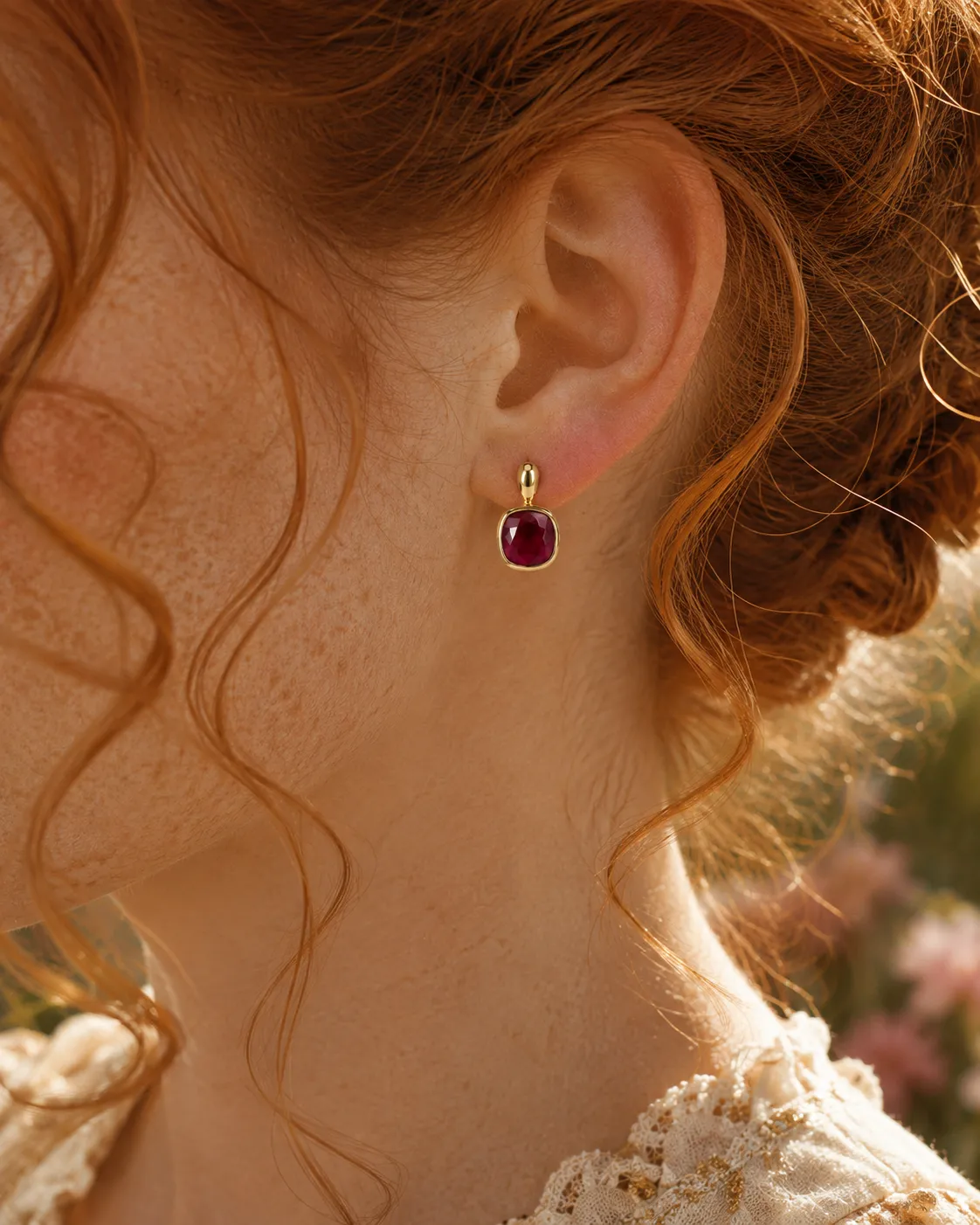 Victoria Jane 9ct Gold Facetted Ruby orecchini oro rubino