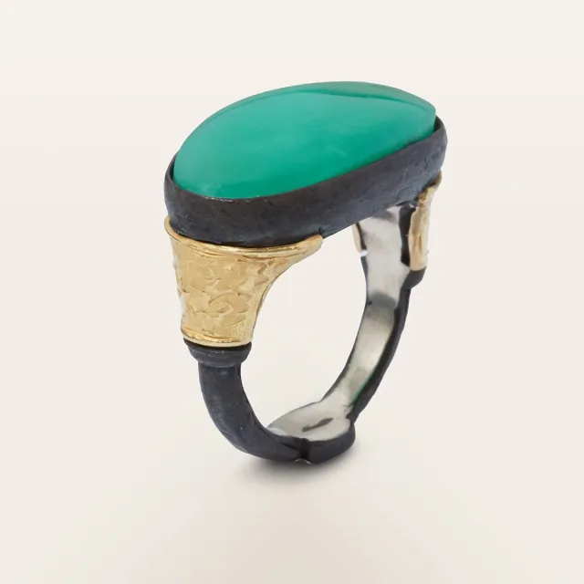 Alfredo Correnti Gea Crisopasio anello pietra verde