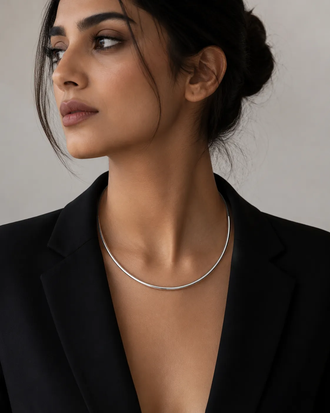 Victoria Jane D Shaped Torc collana argento rigida