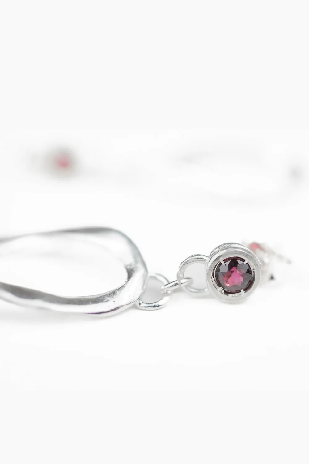 Flor Rubaja Jewelry Wave orecchini argento 925 granati 4,5 cm
