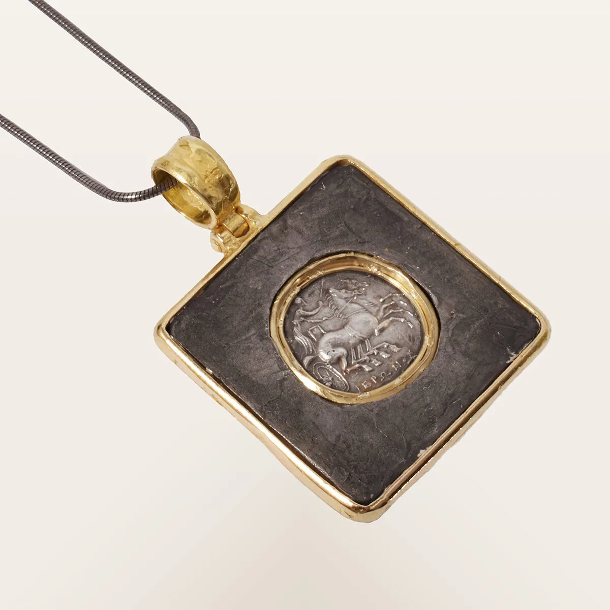 Alfredo Correnti Aeterna Ninfa Double Face pendente