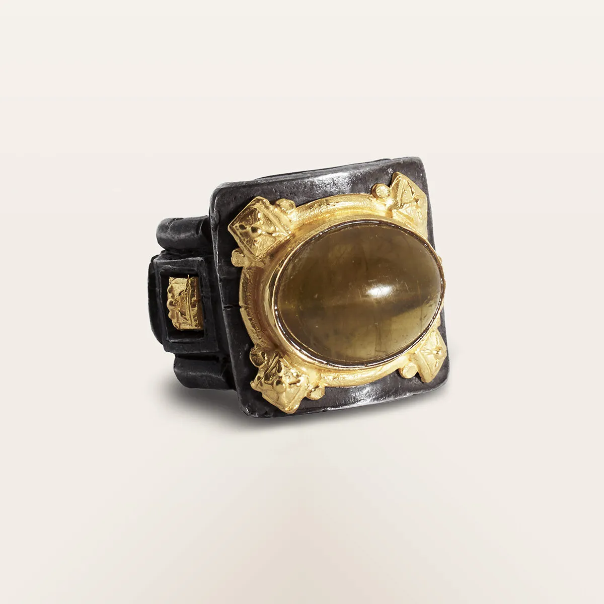 Alfredo Correnti Gea Anello con Tormalina Verde oro