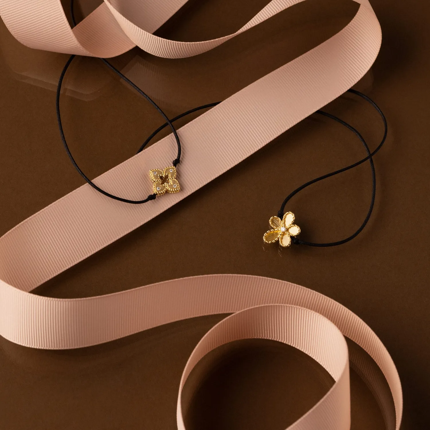Roberto Coin Jasmine collana cotone seta oro giallo diamante