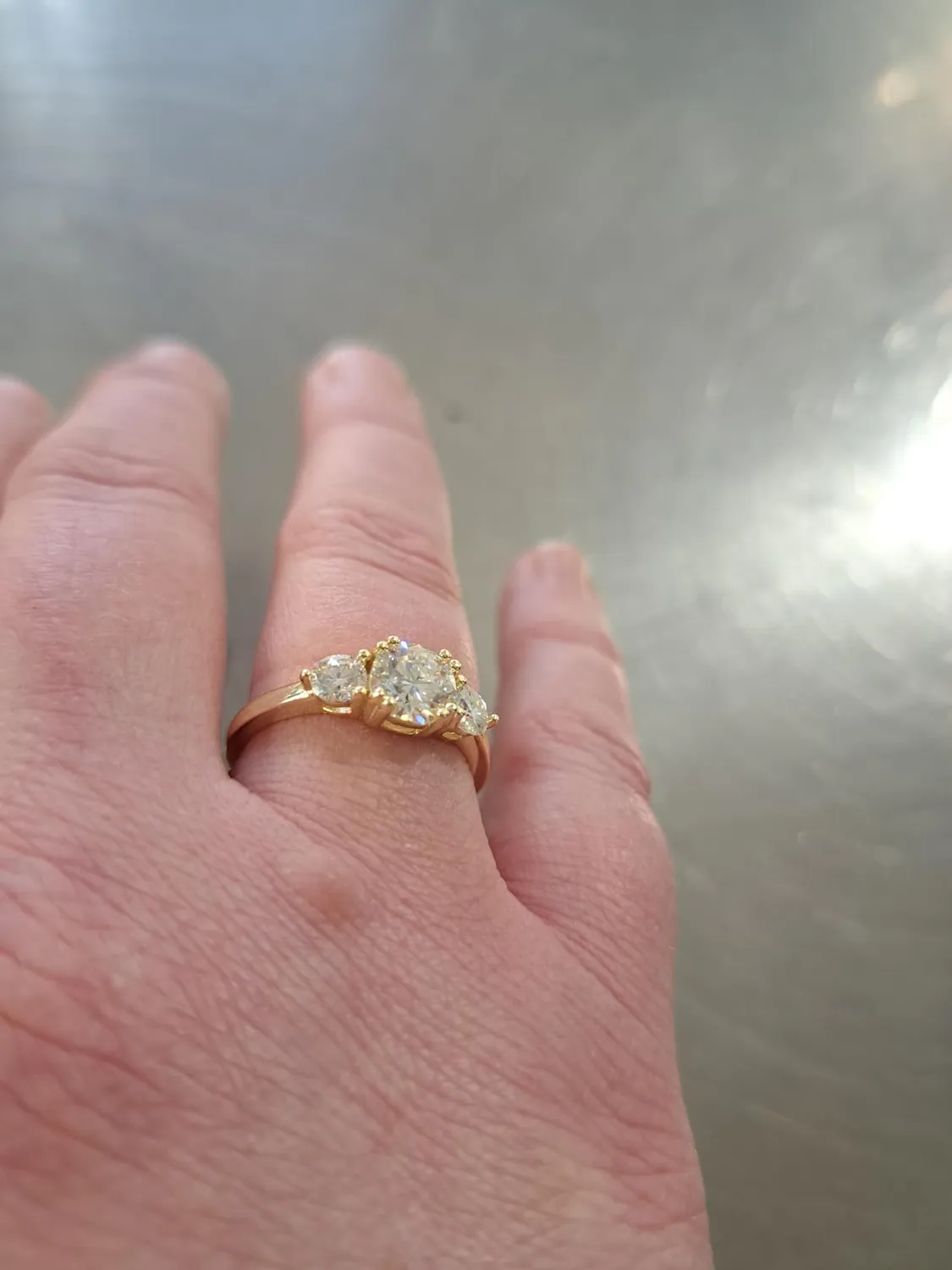 JewelryPalace Moissanite anello tre pietre oro rosa 14.5