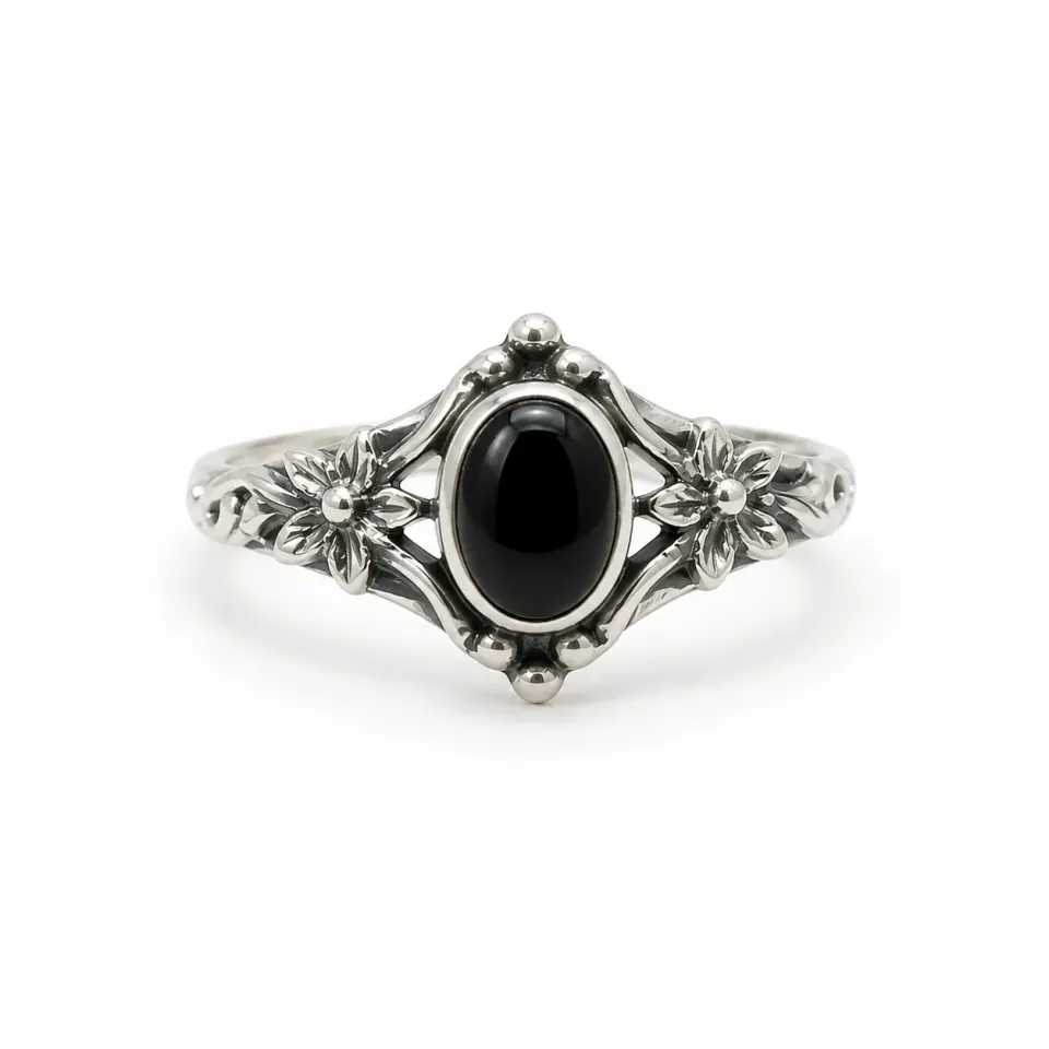 Victoria Jane Delicate Floral Black Onyx anello argento onice