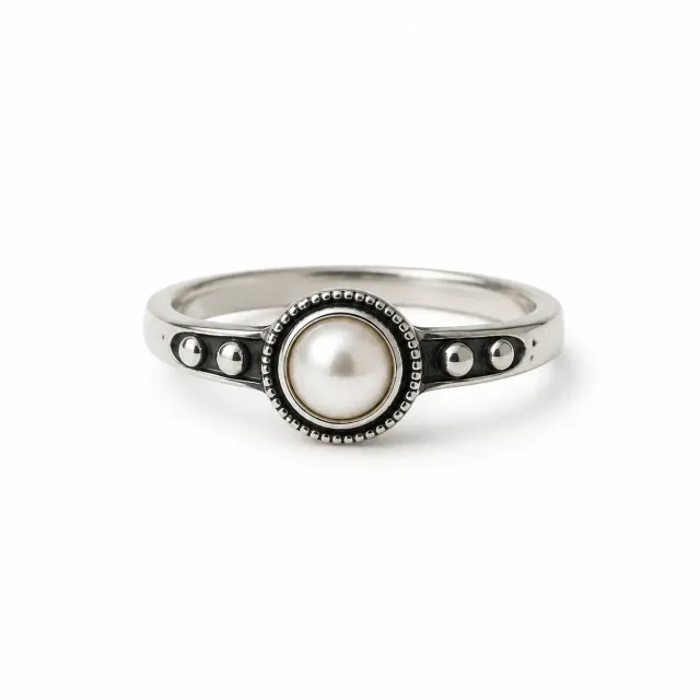 Victoria Jane Freshwater Half Pearl anello perla