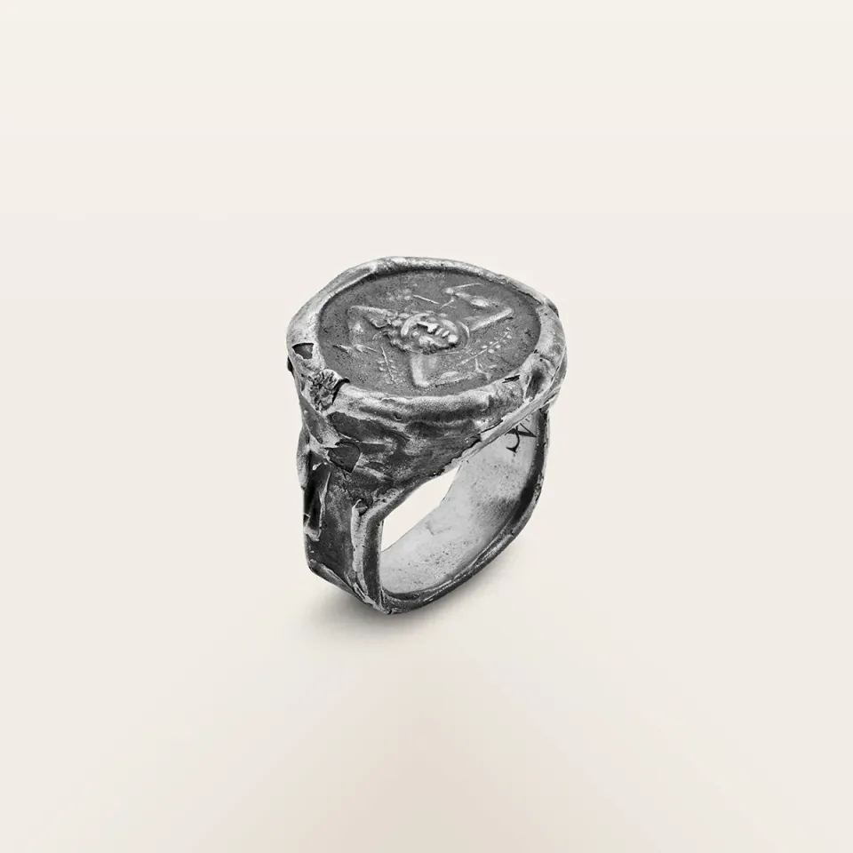 Alfredo Correnti Nesso anello Trinacria tondo