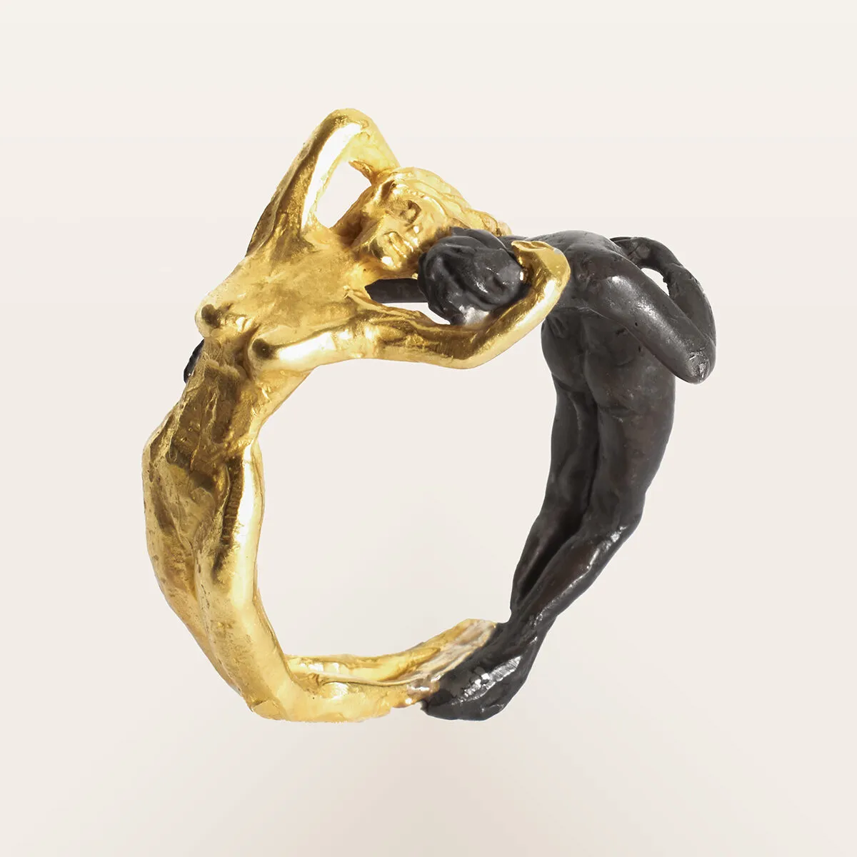 Alfredo Correnti Bacio anello misura anulare