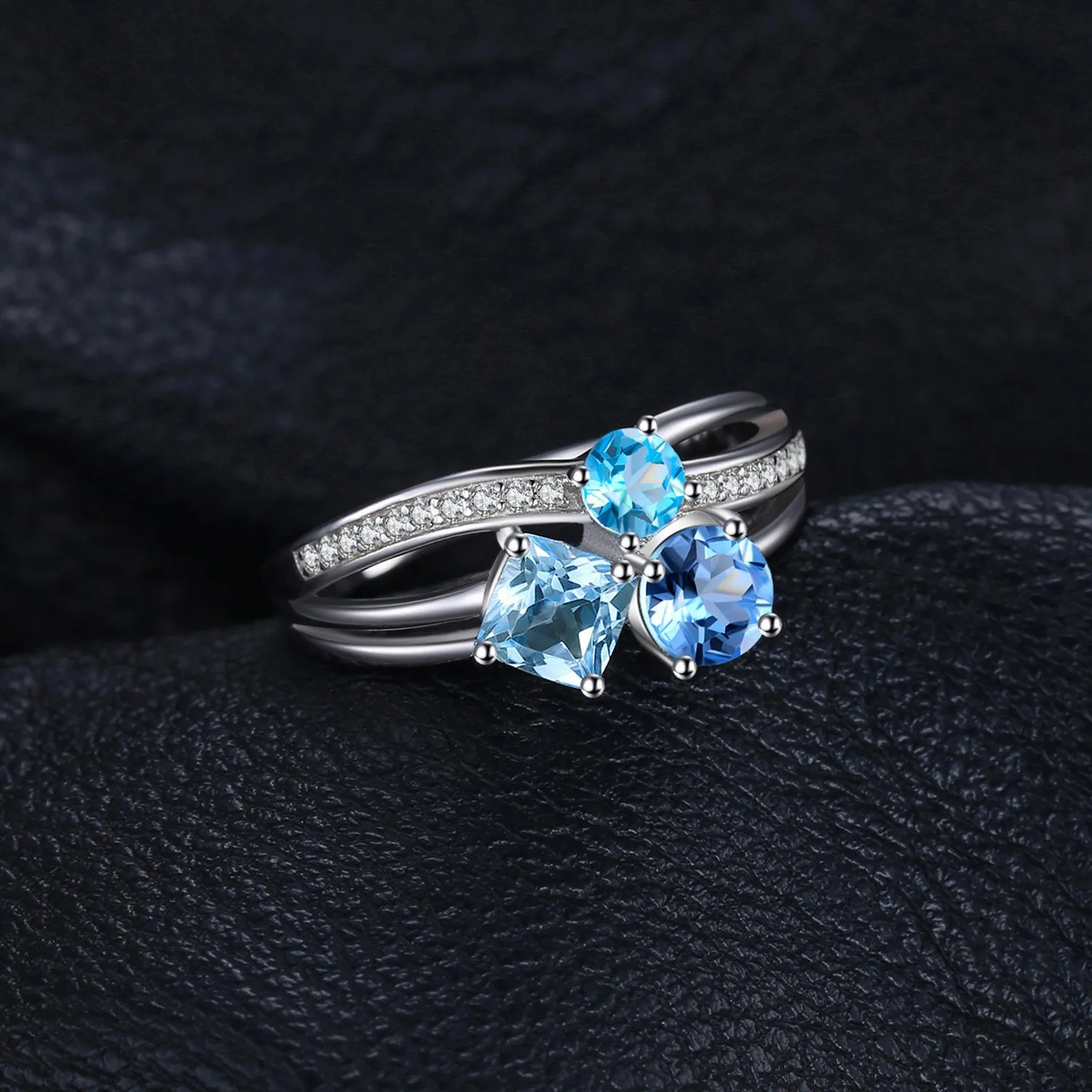 JewelryPalace Tre Pietre anello topazio blu cuscino regolabile
