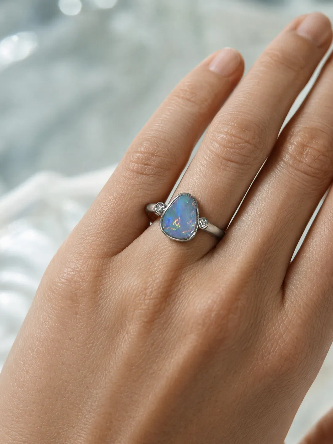 Victoria Jane Ethereal Opal anello argento opale zirconi