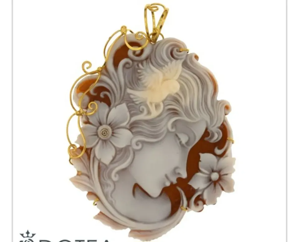 Gioielli Celiento Conchiglia Sardonico pendente oro 18kt brillanti