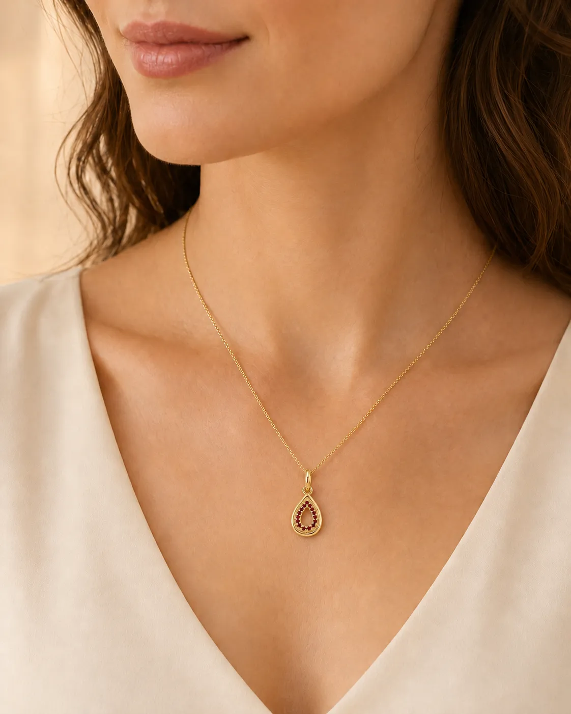 Victoria Jane Gold Garnet ciondolo granato oro