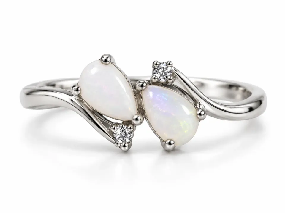 Victoria Jane Milky Opal anello opale diamante argento