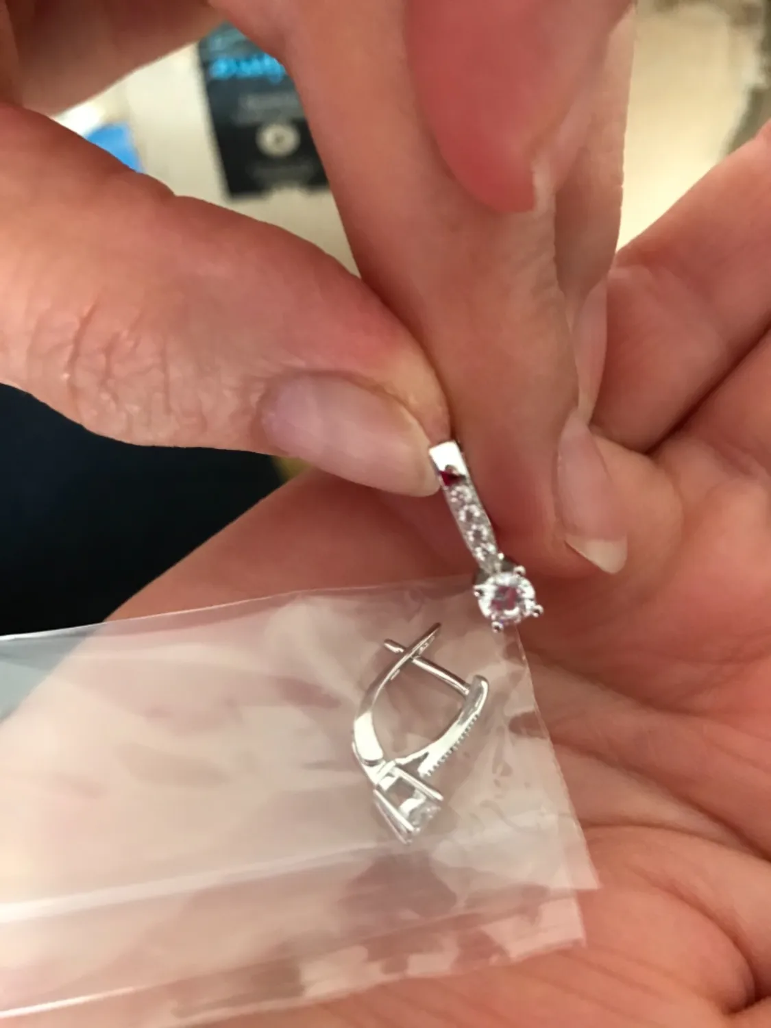 JewelryPalace 1ct orecchini a cerchio argento zirconia