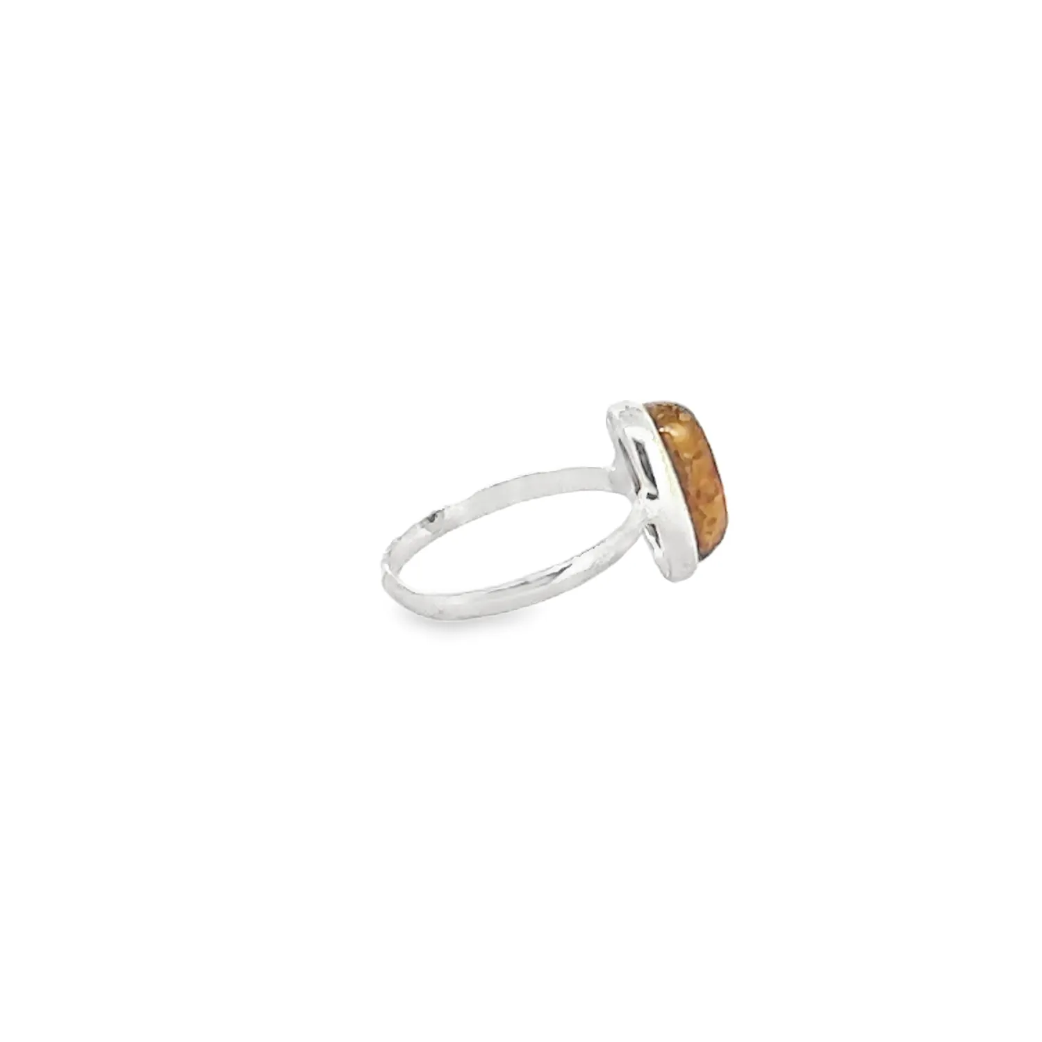 Victoria Jane Oval Amber anello ambra ovale