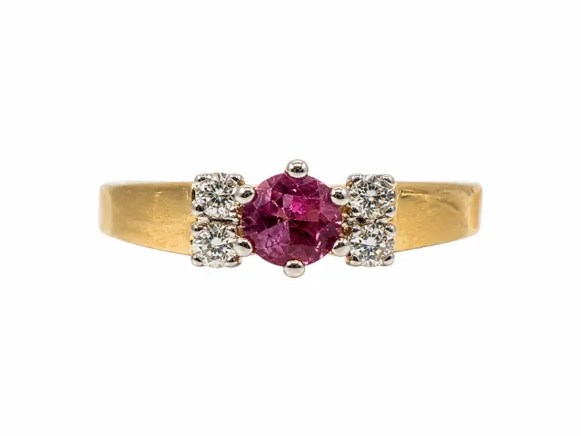 Victoria Jane Four Diamond anello oro 18ct rubino vintage