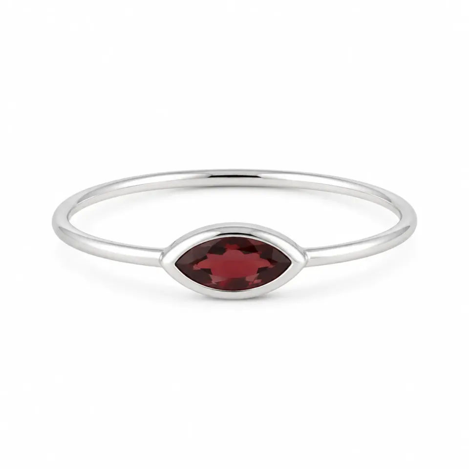 Victoria Jane Garnet Eye anello granato marquise argento