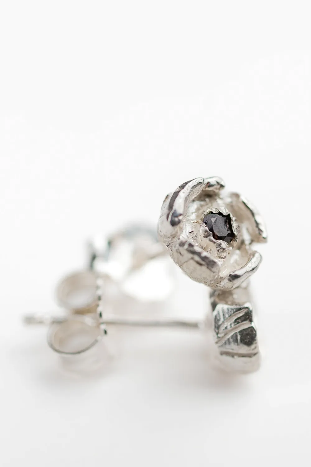 Flor Rubaja Mini Rose orecchini argento granato 8 mm