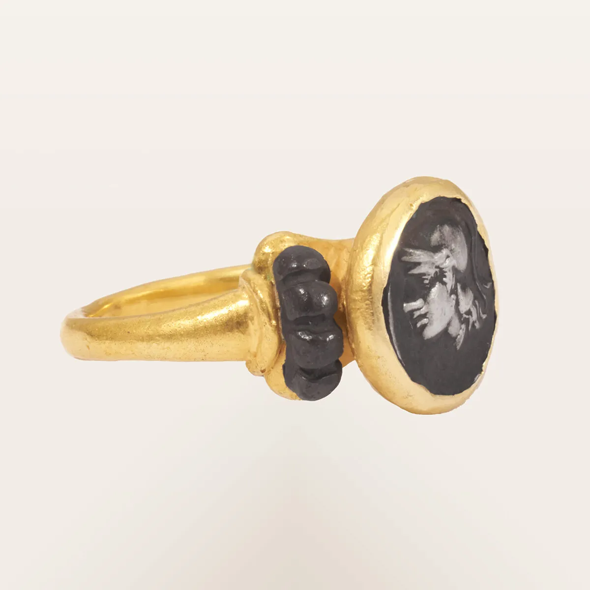 Alfredo Correnti Aeterna Atena anello oro giallo