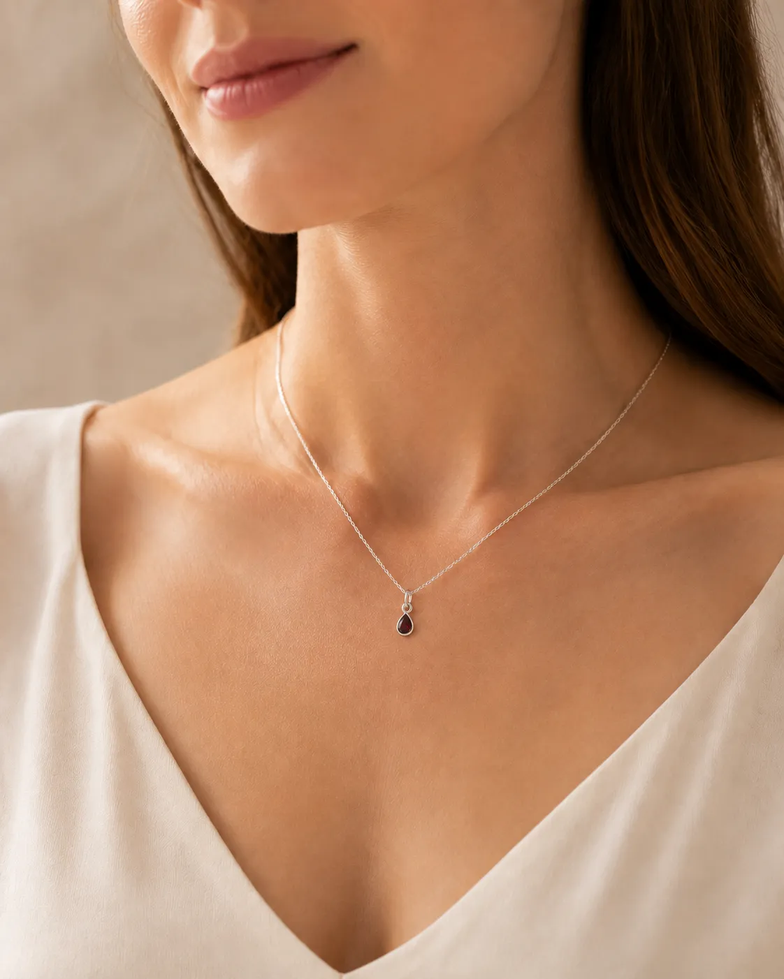 Victoria Jane Mini Garnet pendente argento goccia rossa