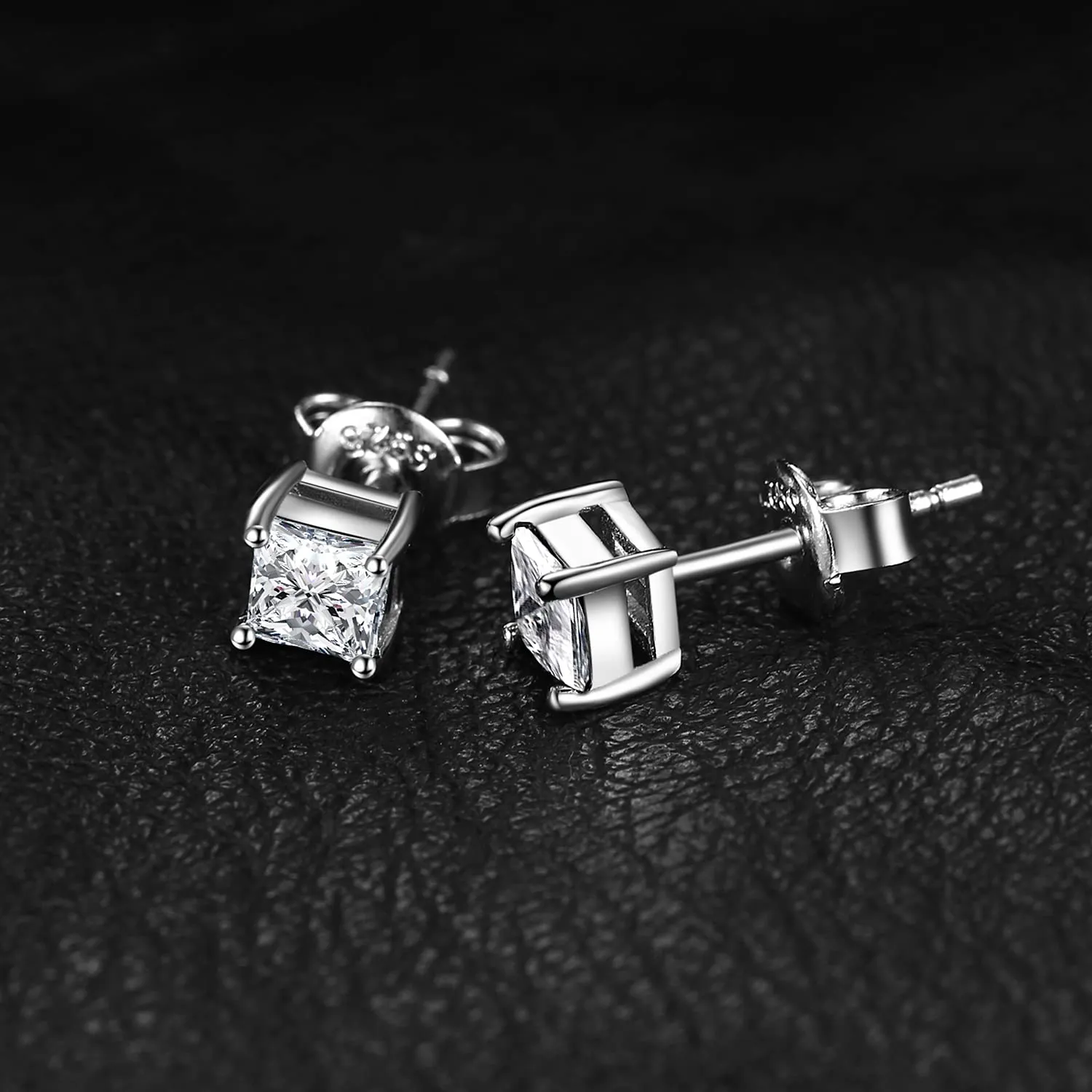 JewelryPalace Moissanite 0.8ct Orecchini Bottone Argento Principessa