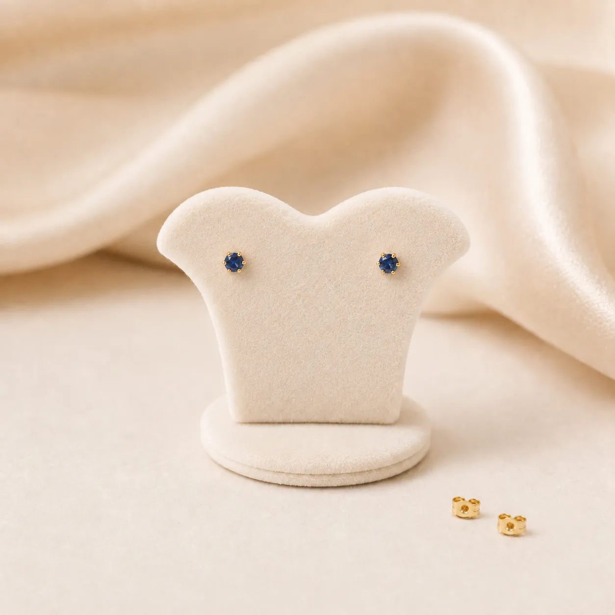Victoria Jane Sapphire Studs orecchini oro zaffiro blu