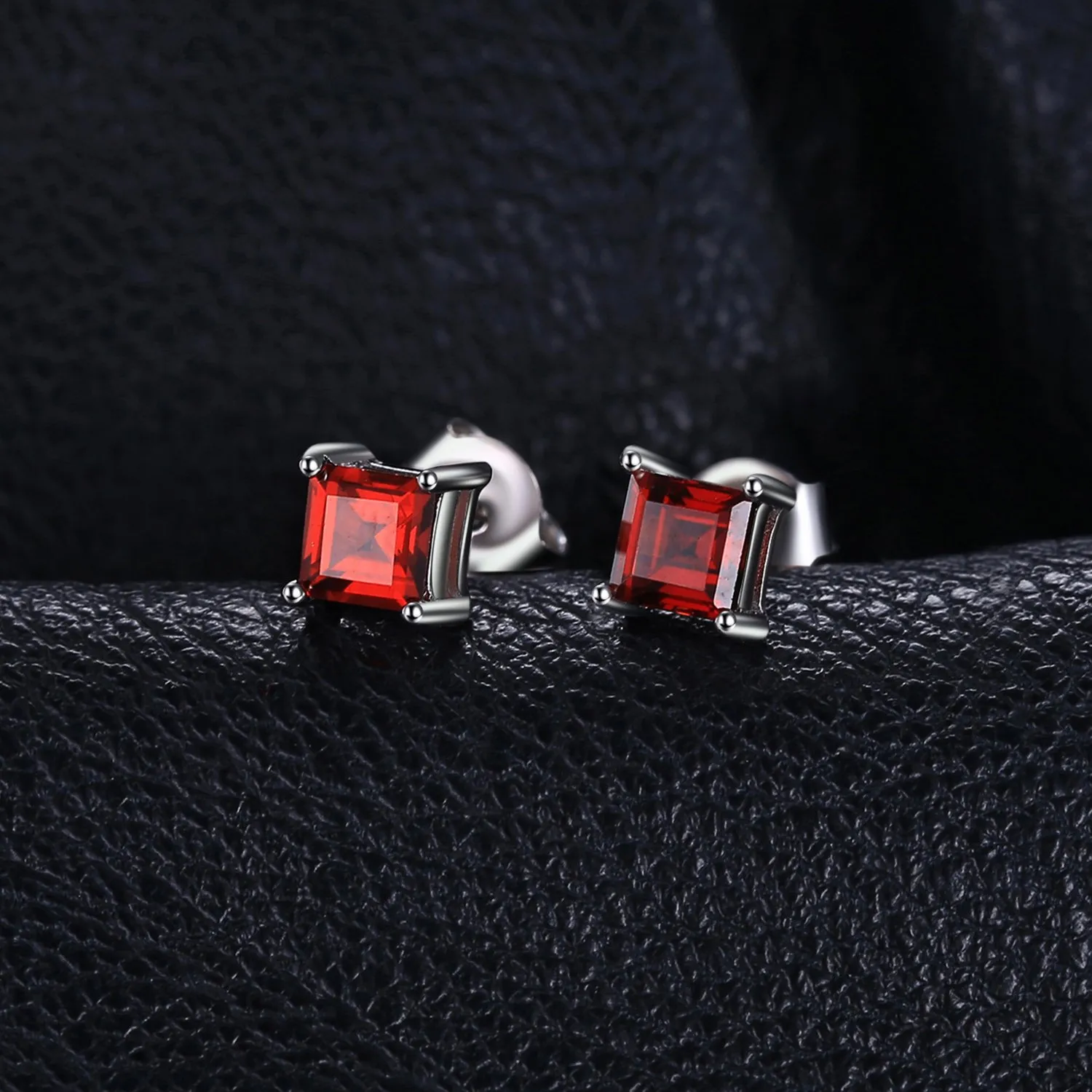 JewelryPalace Orecchini Argento 925 Granato Quadrato Rossi