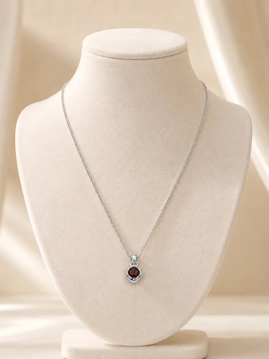 Victoria Jane Rhombus collana granato argento 40 cm